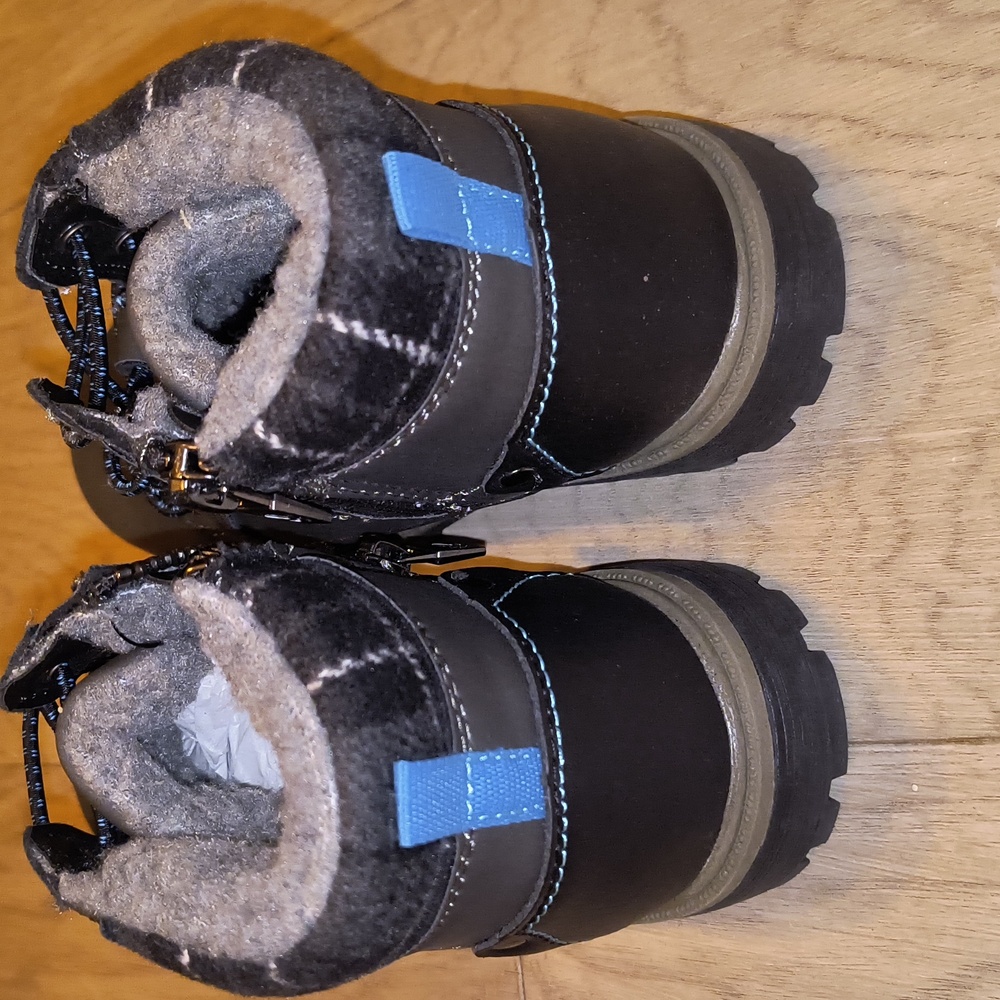 Boys Boot - Picture 2 of 7